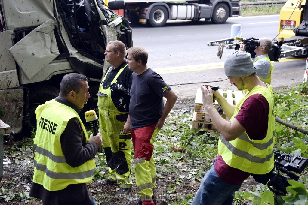 Schwerer VU A 3 Rich Oberhausen Hoehe AK Leverkusen P761.JPG - Miklos Laubert